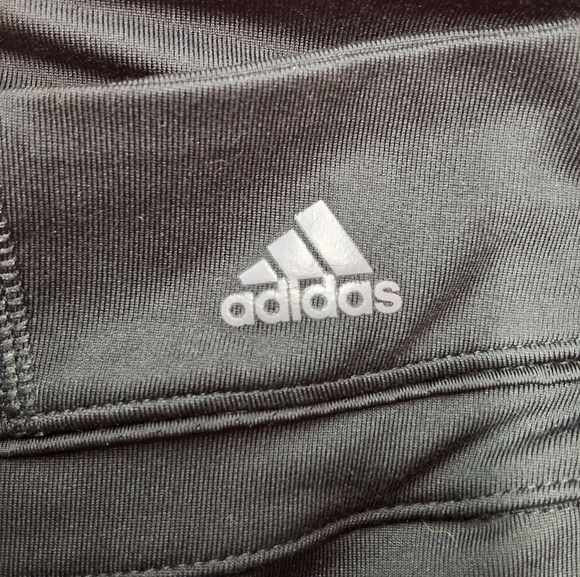 Black Leggings with Elastic Waistband and Form-Fitting Design - Picture 3 of 11